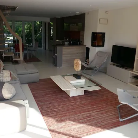 Les Grebes Villa *